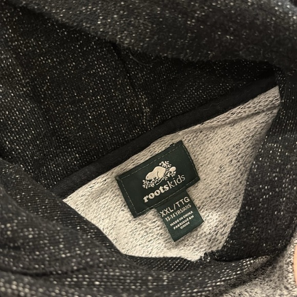 Roots kids youth XXL kanga hoodie in salt and pepper and black with pink accents - Picture 9 of 9